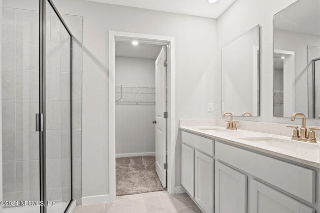 Building Photo - 14726 Cashew Ave