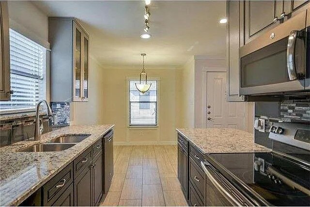 3706 Washburn Ave-Kitchen & Dining Area - 3706 Washburn Ave