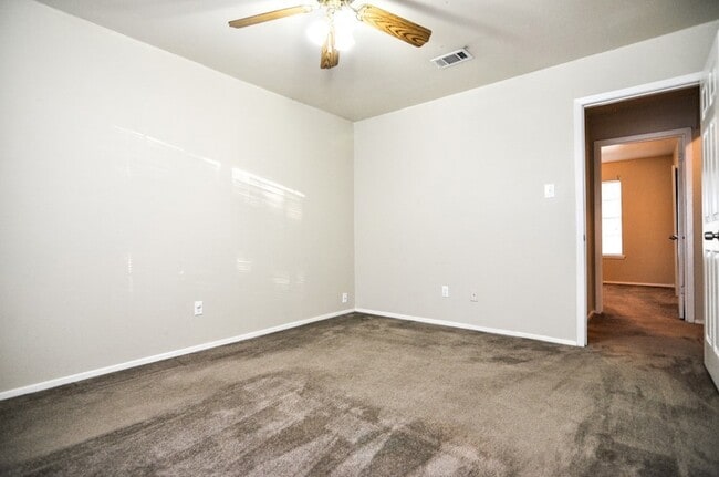 Building Photo - 2912 Prairie Flower Cir