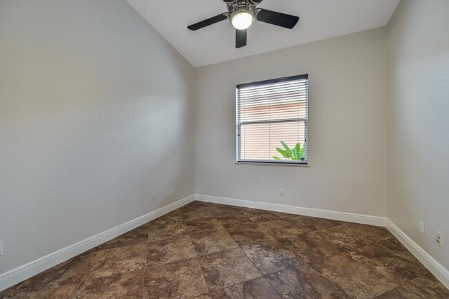 Building Photo - ** Immaculate,  3 Bed/2 Bath Lake Front Pool Home in Naples ~ Available NOW**