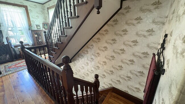 Building Photo - Stunning 3BR + Office Victorian Home with 6 Off-Street Parking Spaces – Flexible Mid- to Long-Ter...