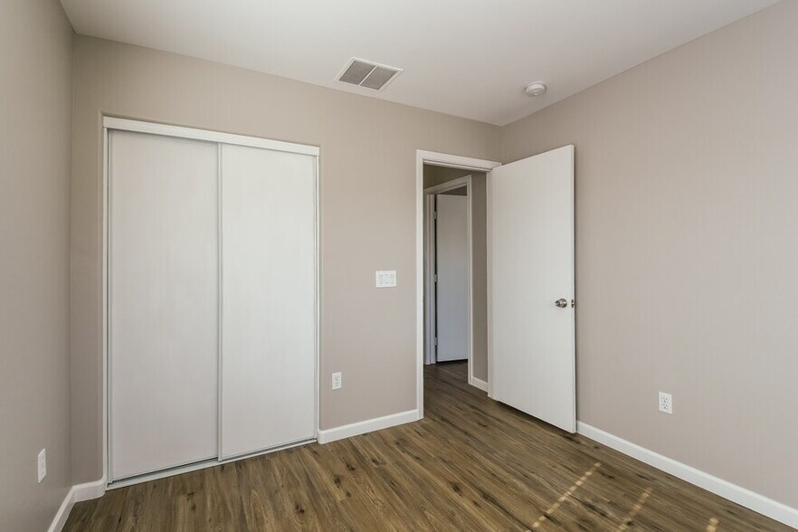 Building Photo - 34818 N 31st Ave