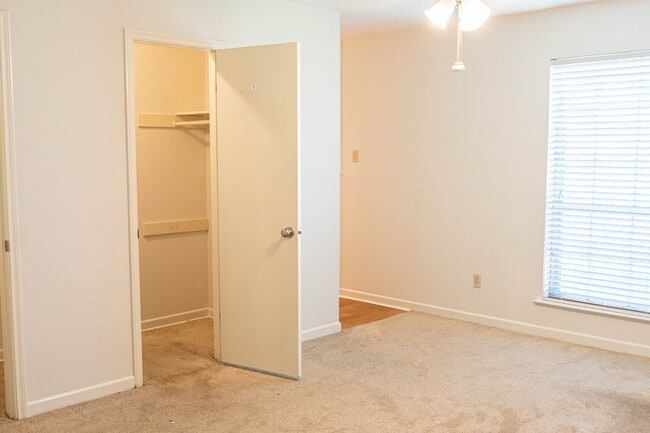 Building Photo - 6508-6510 Alford