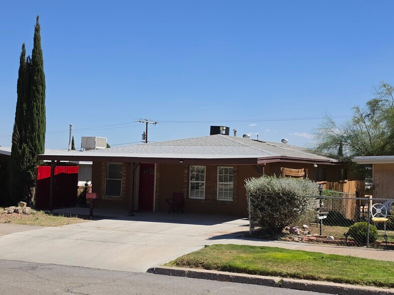 Building Photo - 2422 Copper Ave