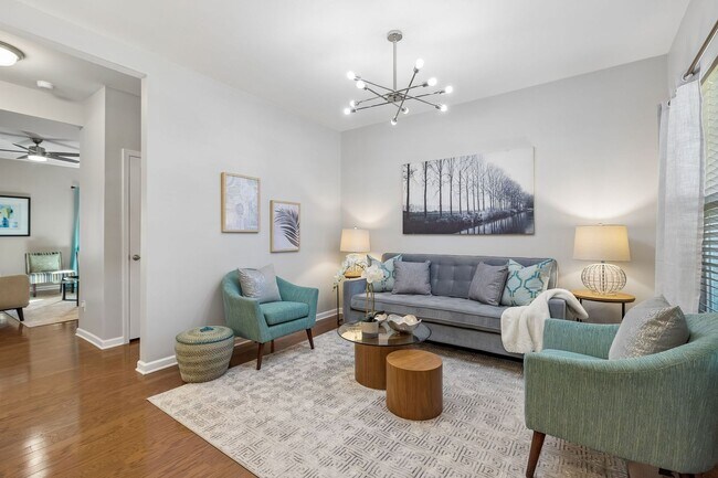 Building Photo - Charming and move-in ready 3-bedroom, 2.5-bath home