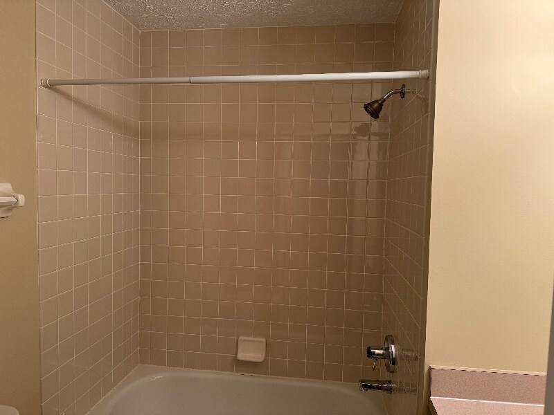 Building Photo - 7726 Farmsbury Dr