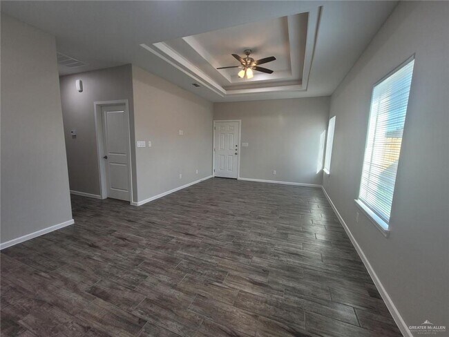 Building Photo - 19 Swallow Ave