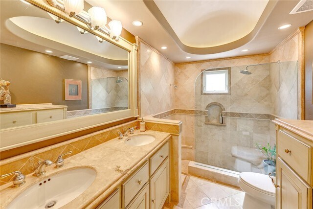 Building Photo - 231 Avenida Princesa
