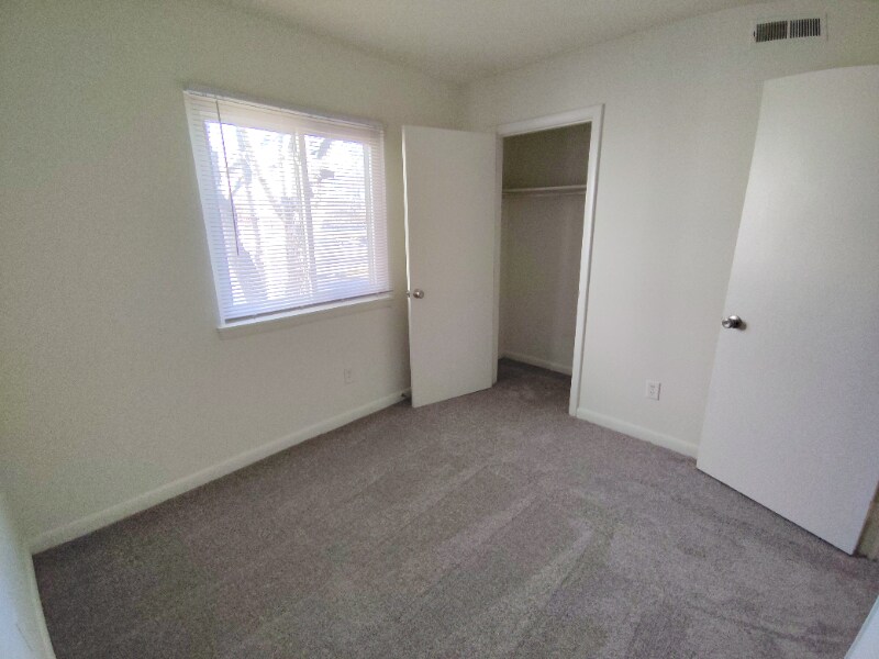 Building Photo - 600 Reusens Rd