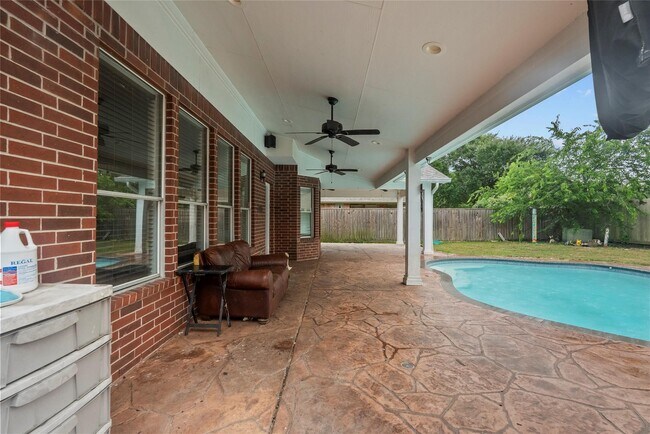 Building Photo - 3131 Bay Spring Dr