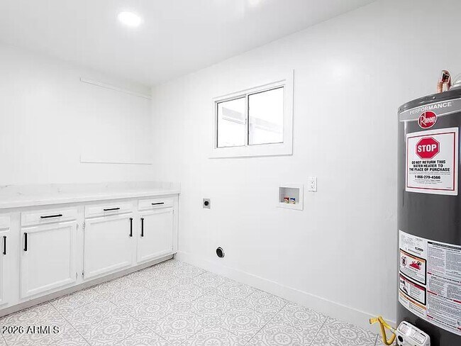 Building Photo - 2915 W Griswold Rd