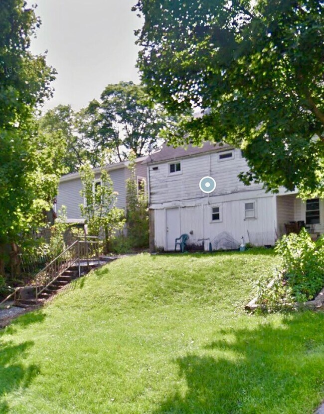 Building Photo - 301-303 Pike St