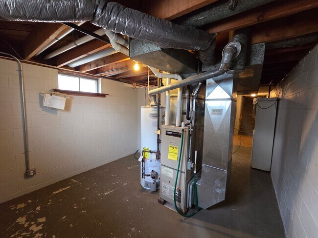 Building Photo - Well-Maintained 4BR Home – Garage + Washer/Dryer, dishwasher Included