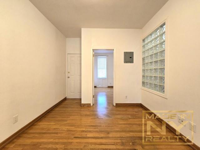 Building Photo - 2 bedroom in ASTORIA NY 11106