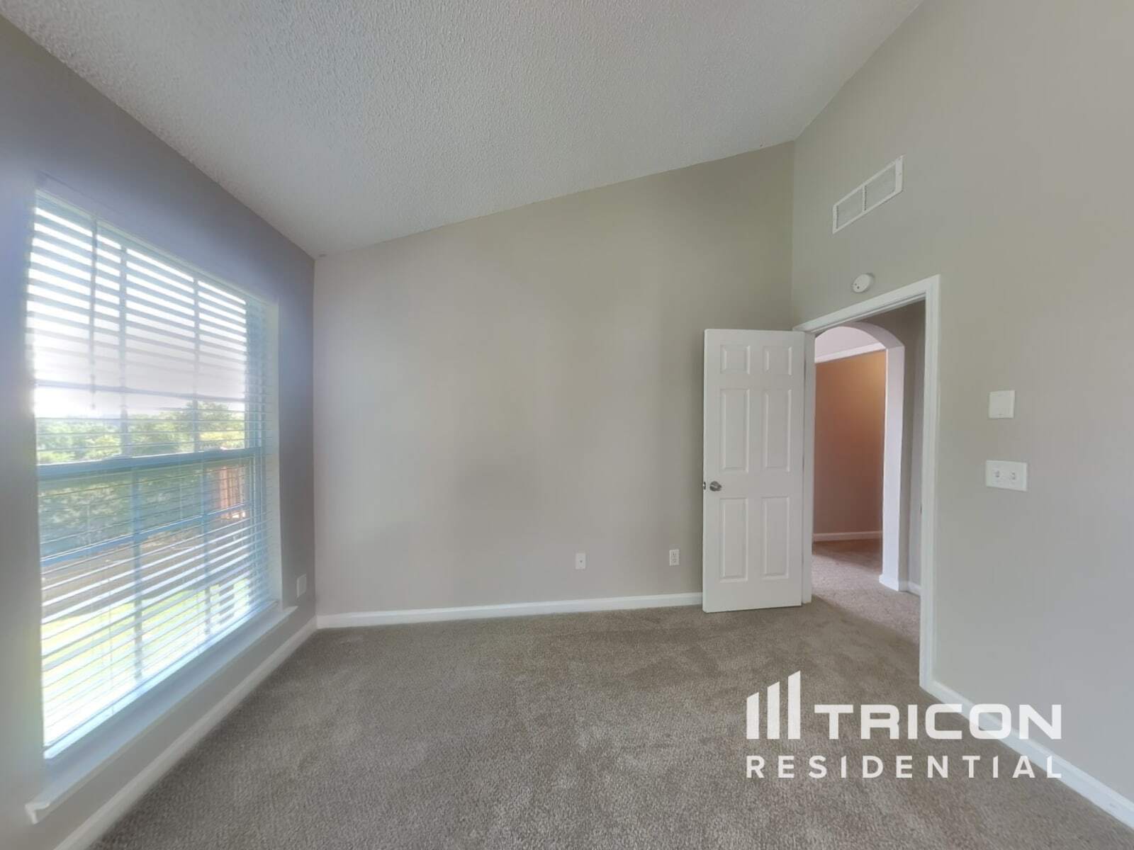 Building Photo - 5419 Village Ridge