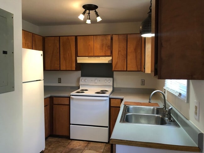 Building Photo - 142 Margo Ln