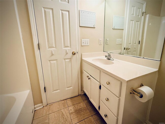 Building Photo - 8928 Asheville Dr