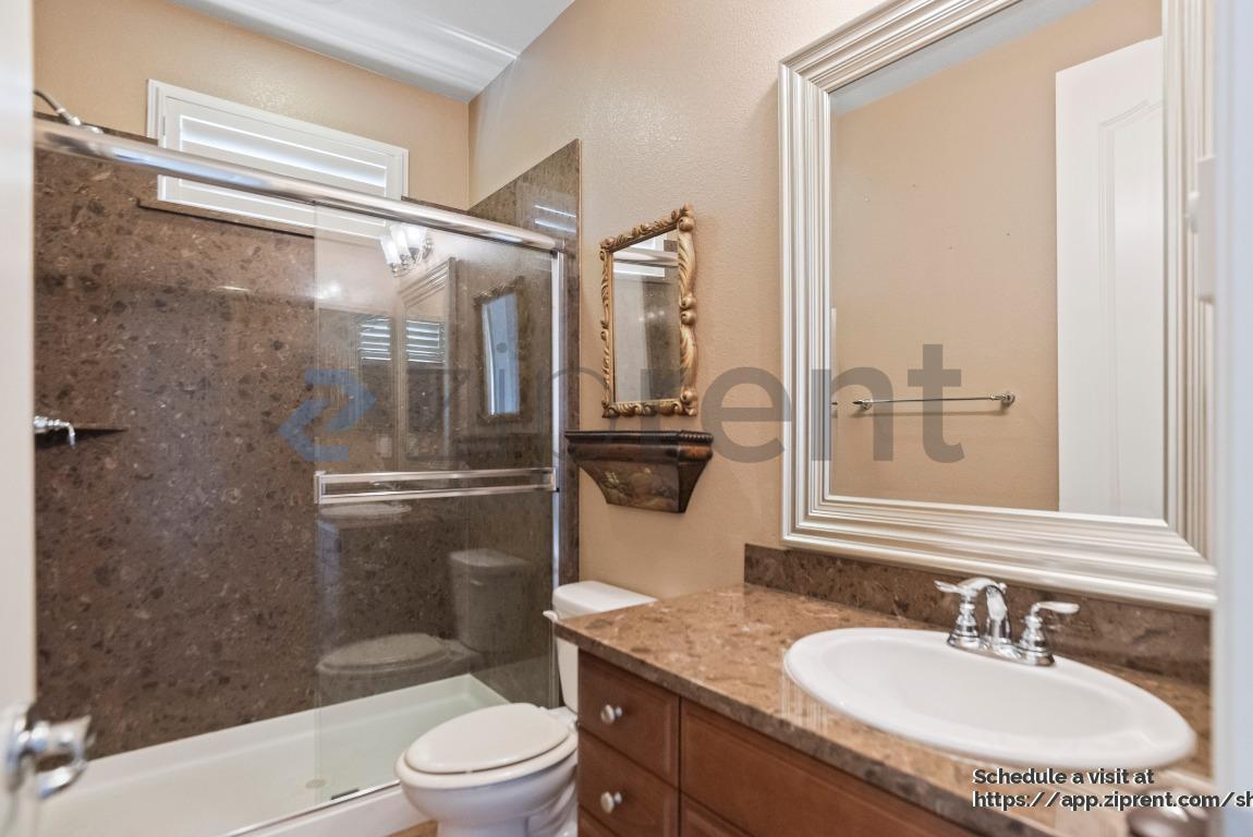 Building Photo - 3998 Chiavari Way