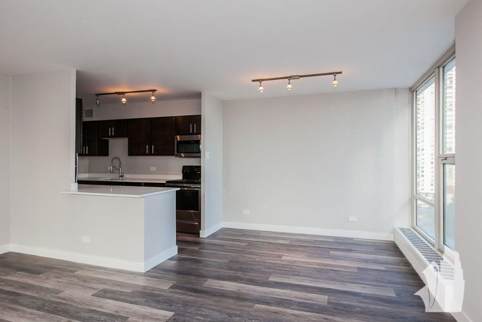 Building Photo - 5601 N Sheridan Rd