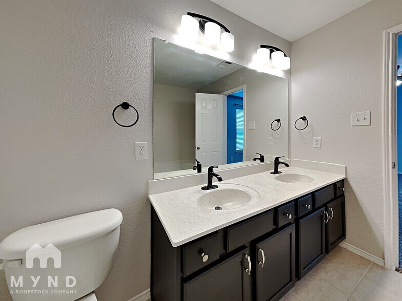 Building Photo - 10217 Feldspar Dr
