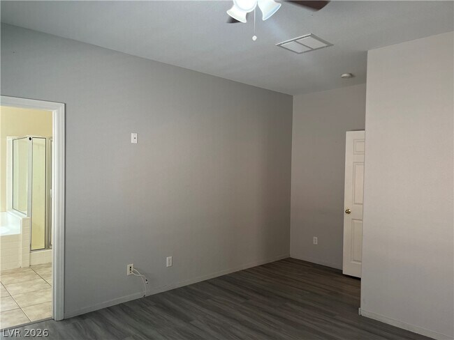 Building Photo - 10922 Moonbeam Glow Ln