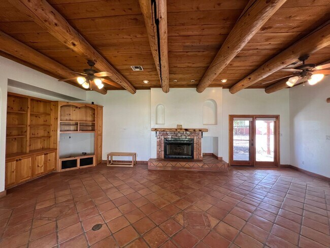 Building Photo - UNIQUE HOME ON ACREAGE!