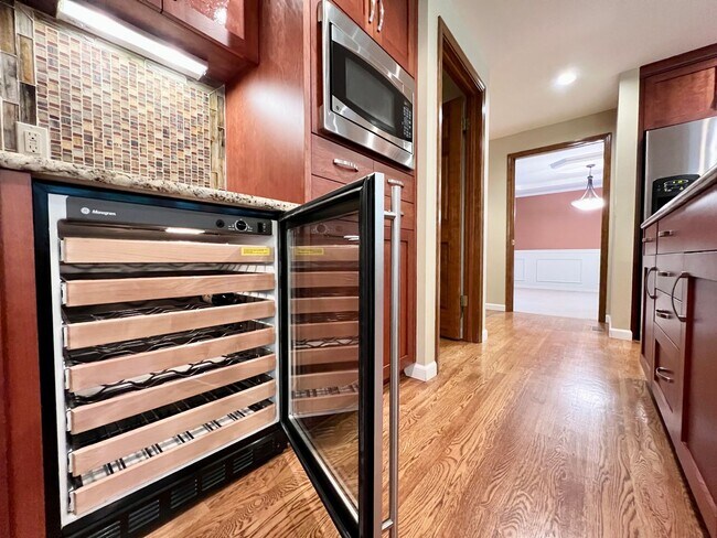 Building Photo - Golf Course Home in Mill Creek!