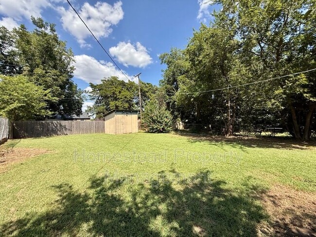 Building Photo - 146 Barrett Pl