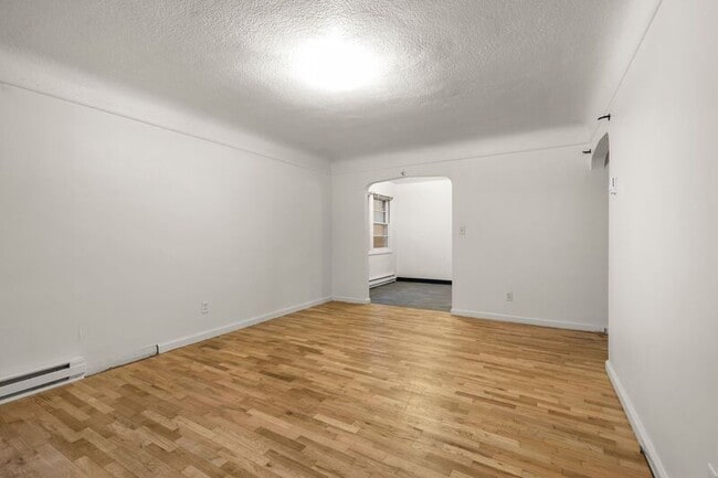 Building Photo - 6614 E Burnside St