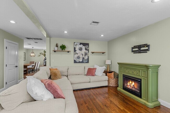 Building Photo - 47 Oldfields Rd