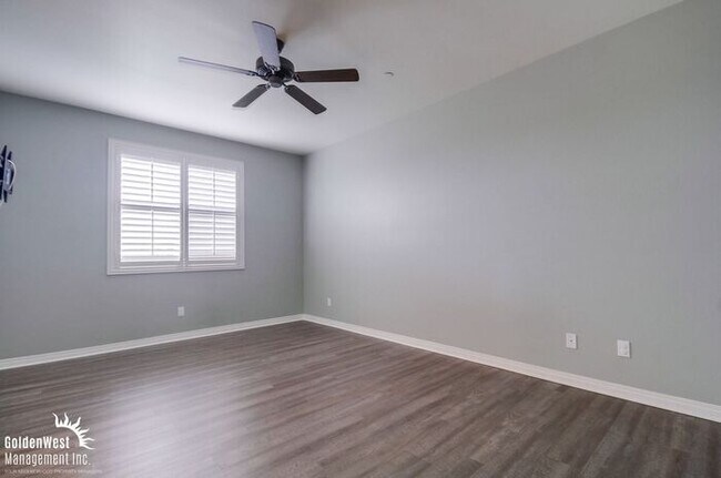 Building Photo - Stunning 3Bdm 2.5Ba Townhome in the Heart of Imperial Beach