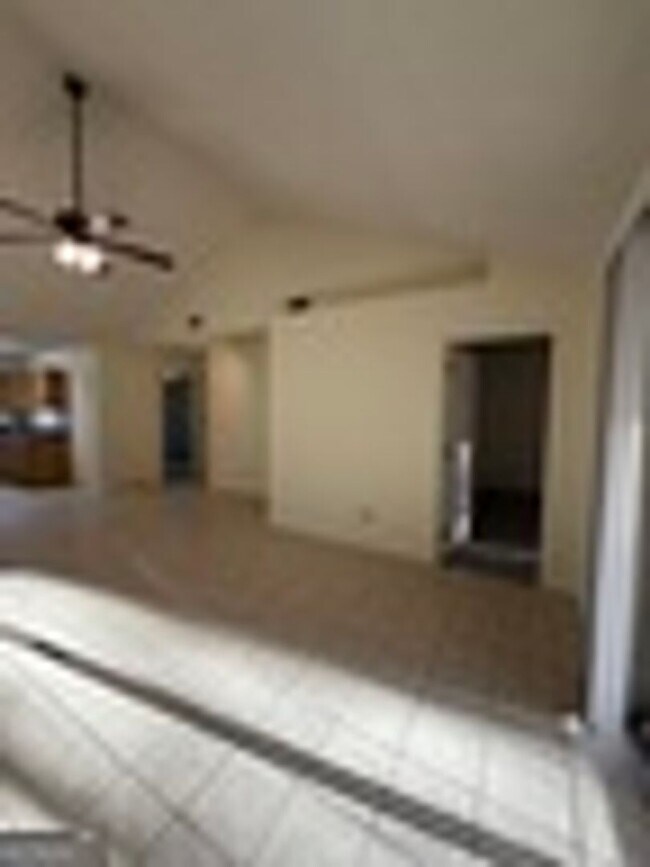 Building Photo - 444 Admiral's Walk Dr