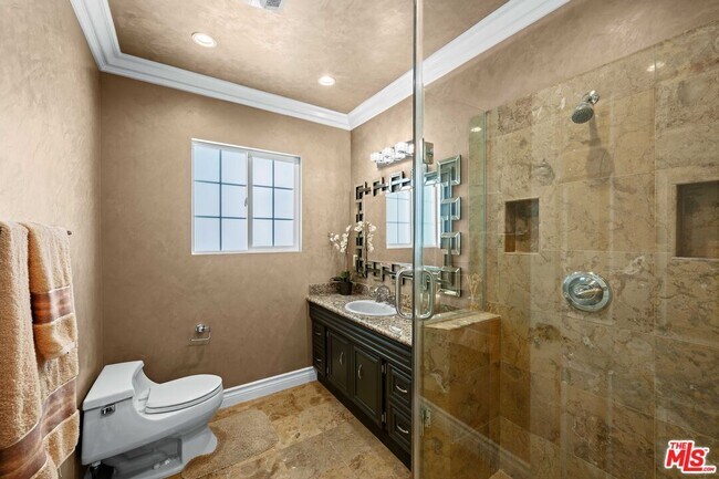 Building Photo - 2563 Hutton Dr