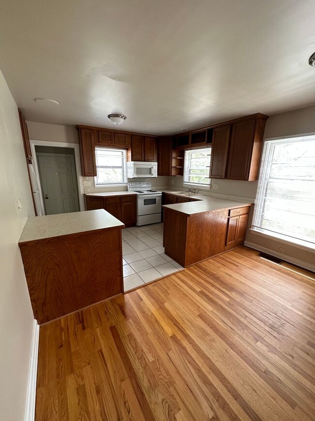 Building Photo - 3 BEDROOMS PLUS OFFICE,  2 BATHROOM, SINGLE FAMILY HOME IN THE AVENUES