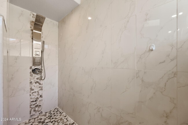 Building Photo - 9166 E Laurel Ln