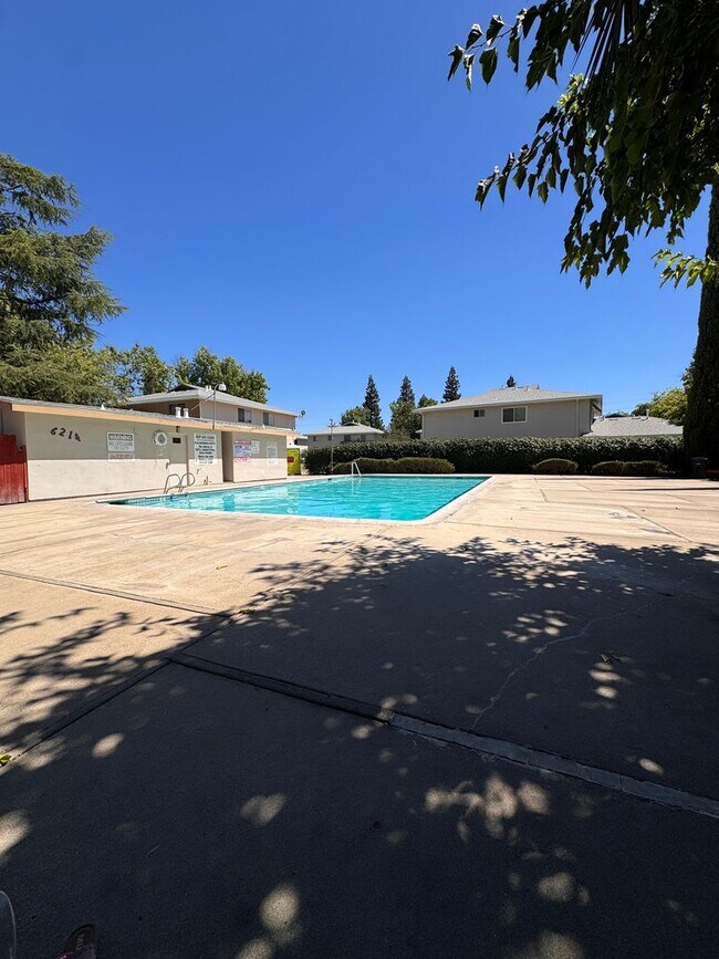 Building Photo - CITRUS HEIGHTS - Gorgeous Renovated Condo - All Brand New!