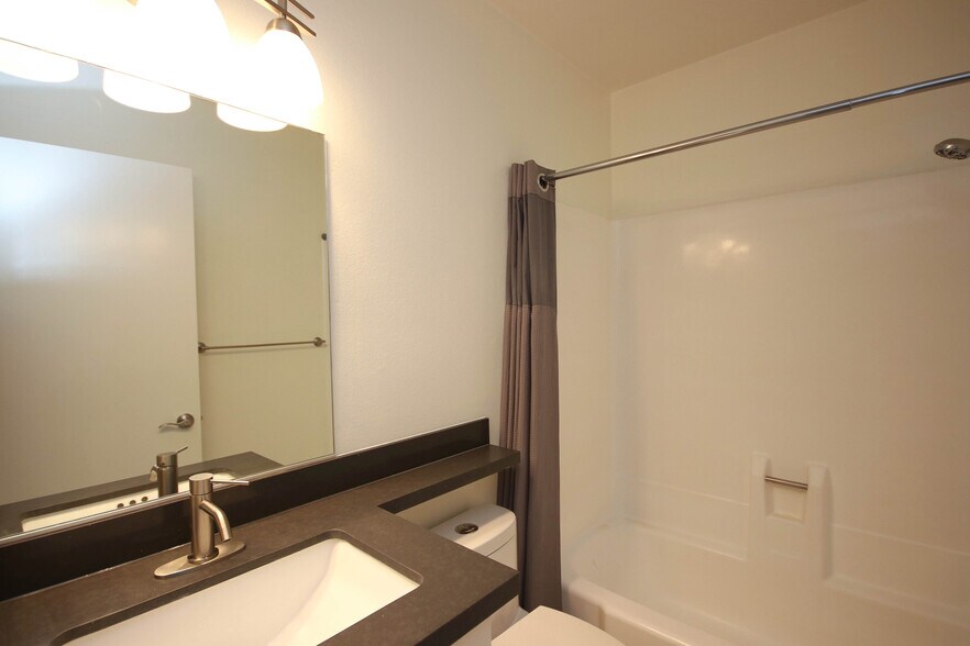 Building Photo - 1508 Dixon St