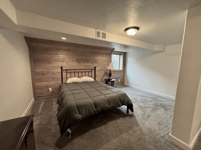 Building Photo - Beautiful Furnished Home in Downtown CDA