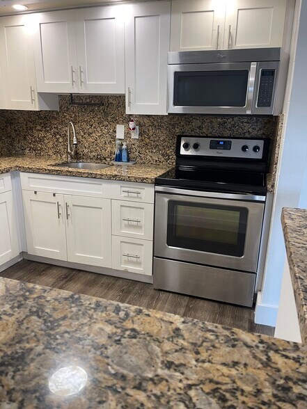 Building Photo - 19055 NW 62nd Ave