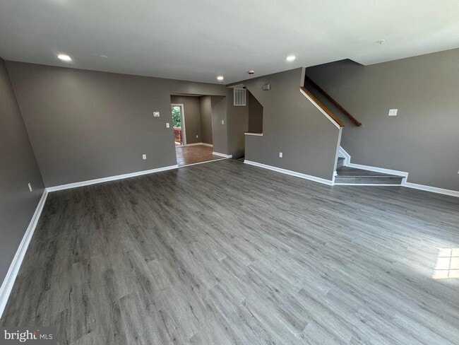 Building Photo - 8216 Dellwood Ct