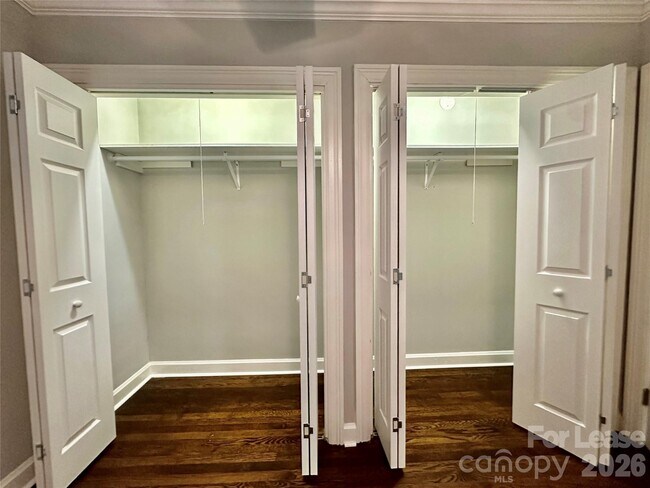 Building Photo - 710 Neil St