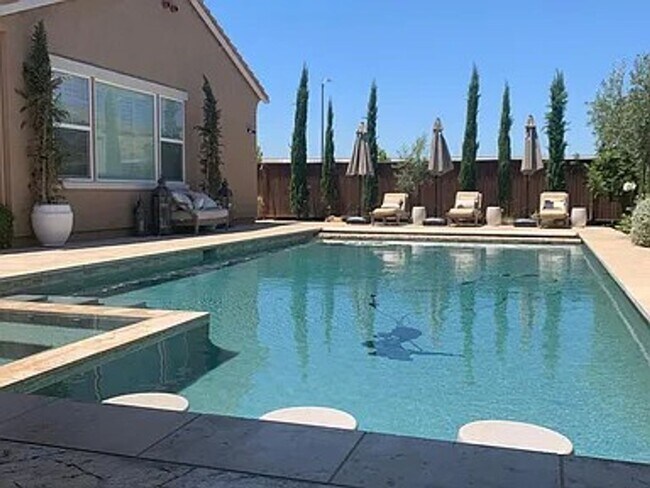 Building Photo - MORGAN HILL - Luxury Morgan Hill Home with Resort-Style Backyard