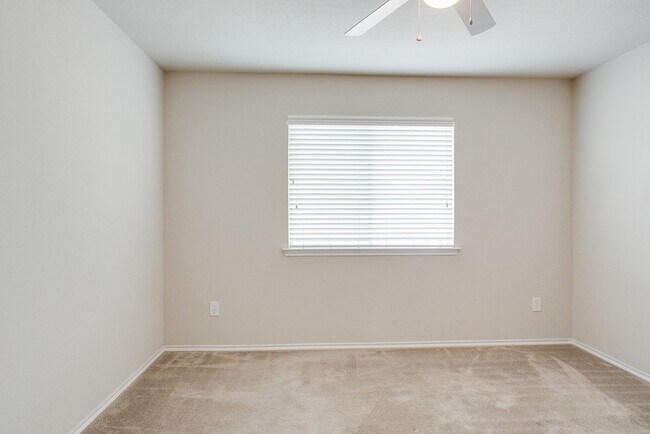 Building Photo - 5824 Melanie Ct