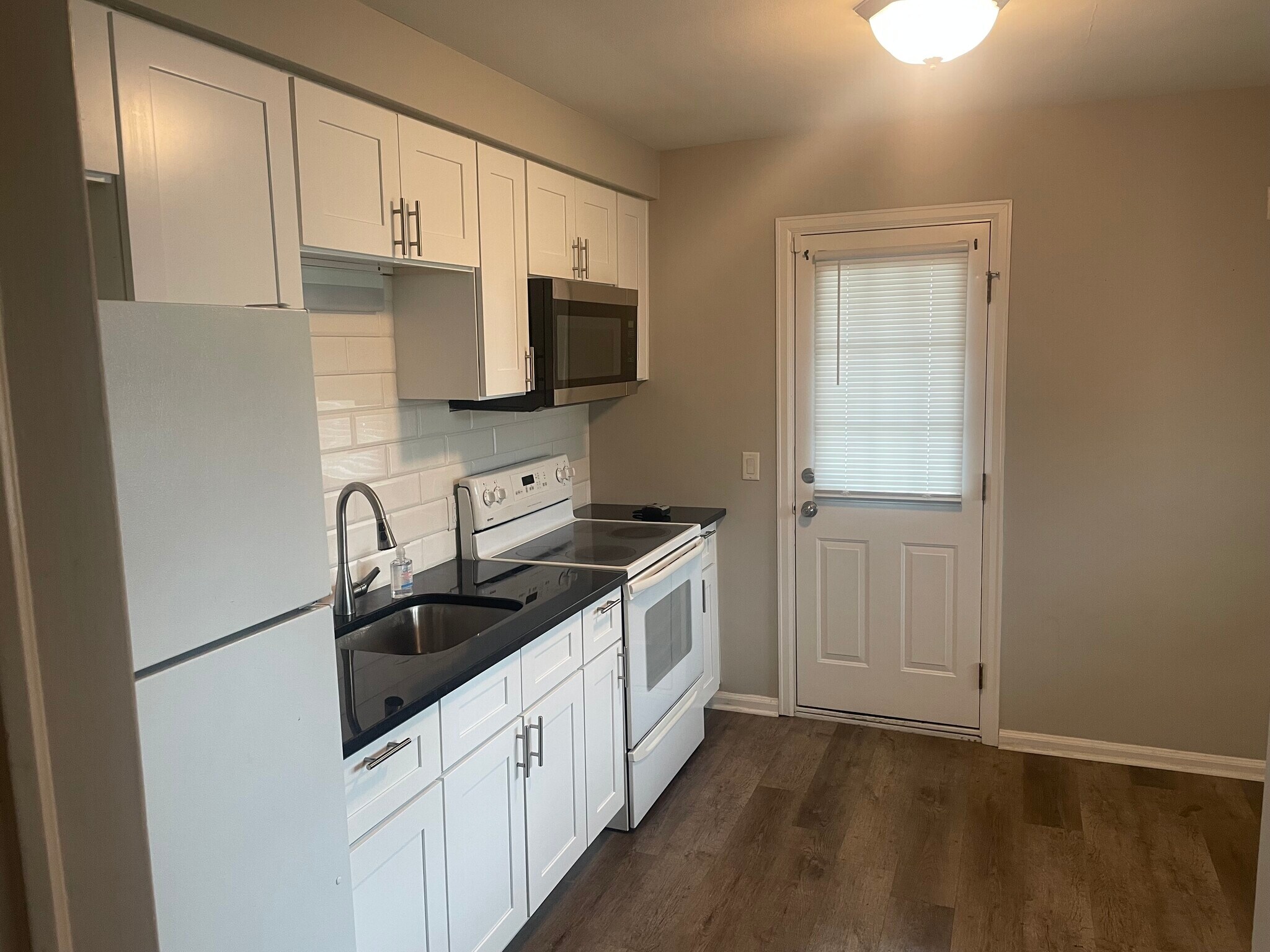 Building Photo - 2188 Michigan