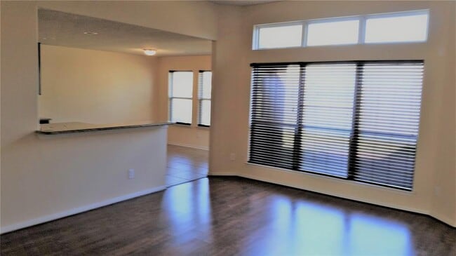 Building Photo - 18710 Cypress Lake Village Dr