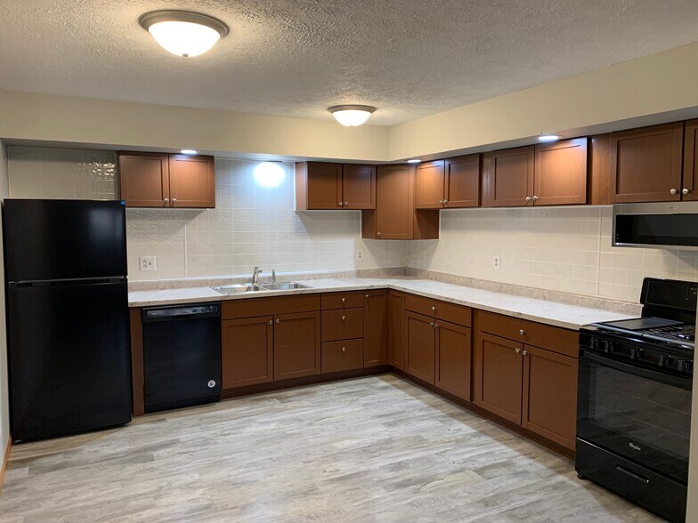 Primary Photo - 703 Fairmont Dr