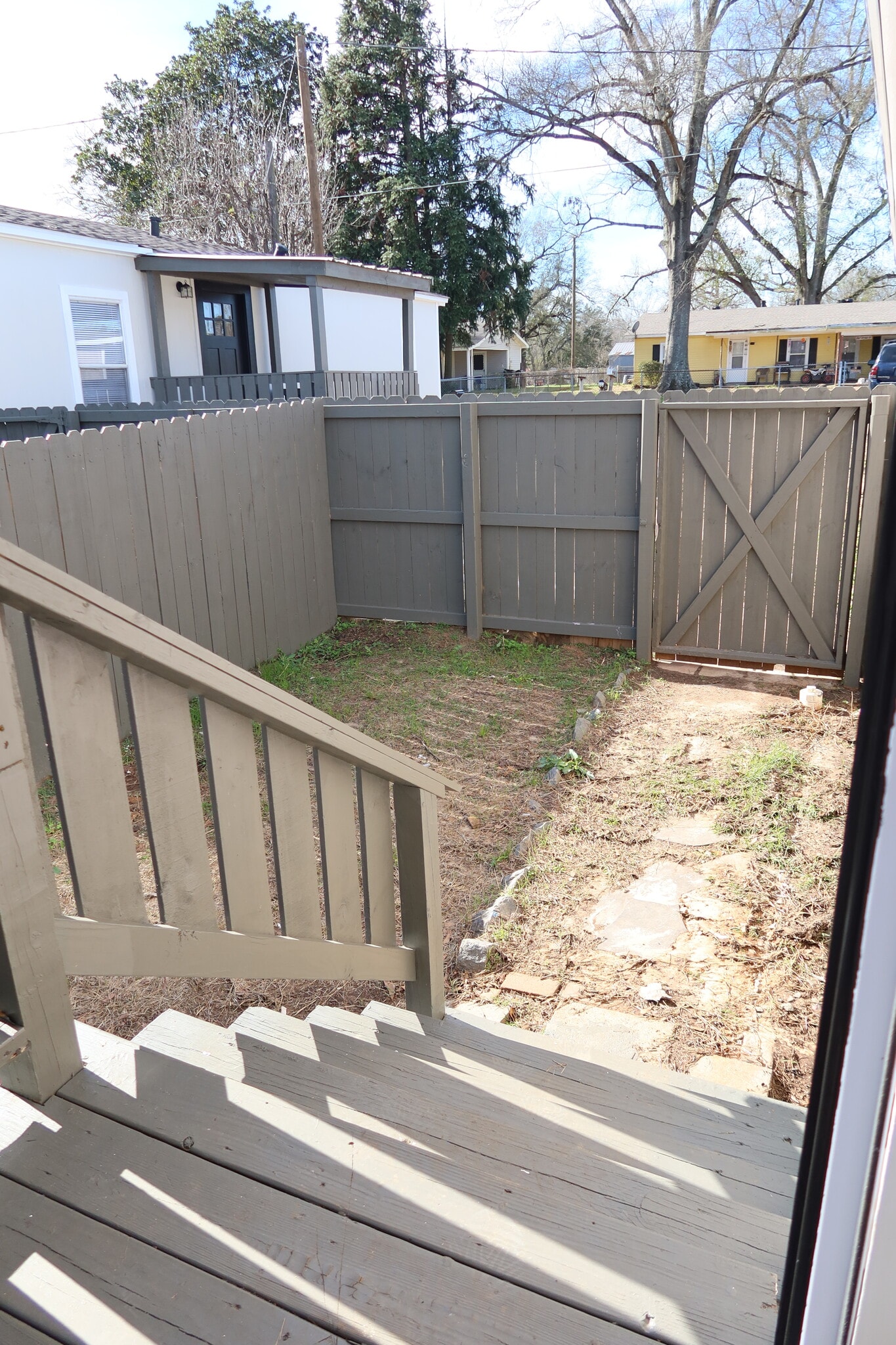 Fenced in yard - 124 N Violet St