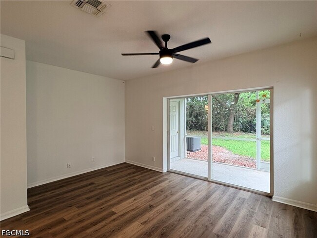 Building Photo - 8079 Pacific Beach Dr