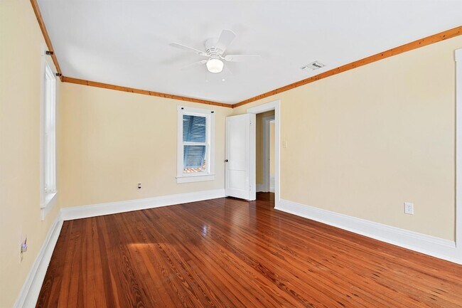 Building Photo - 310 Columbia Dr