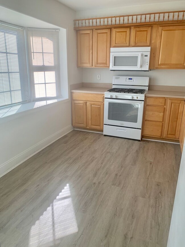 Building Photo - 3 Bedroom Townhouse Stafford County Freder...
